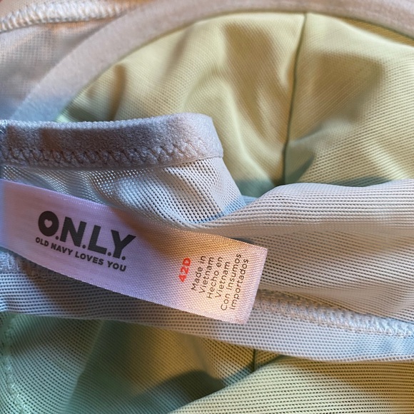 NWOT old navy bra - Picture 3 of 3